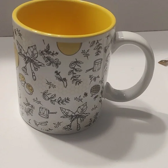 Winnie-the-Pooh With Honey Comb and Leaves Background 16oz Ceramic Mug - Picture 3 of 6